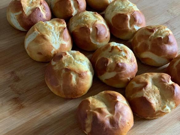 High Protein Laugenbrötchen