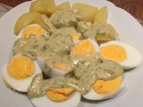 Senf-Kräuter-Eier mit Kartoffeln (aus den Finessen 6/2015)