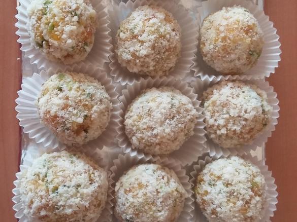 Aprikosenkugeln (mit oder ohne "Schwipps")