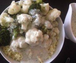 Gemüse mit Reis & heller Sauce (vegan)