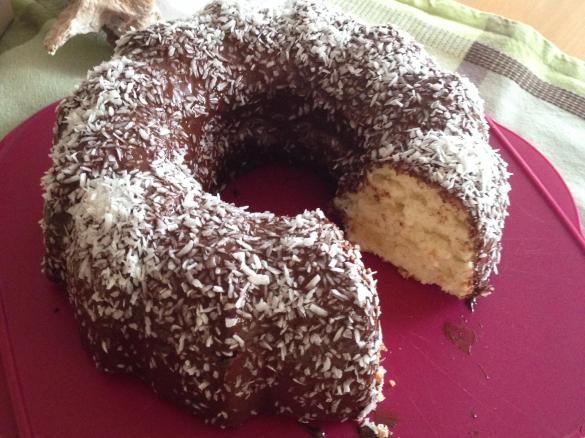 **Kokos-Schoko-Kuchen** wie der bekannte Schokoriegel... :)