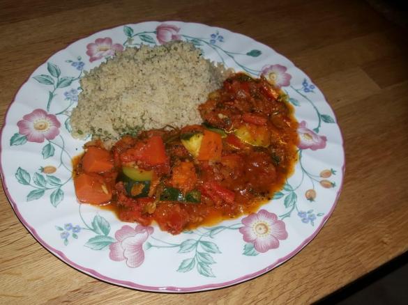 Mediteraner Gemüsetopf an Couscous