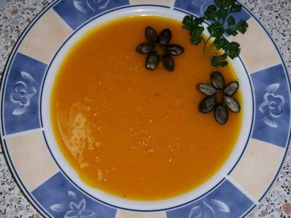 Kürbissuppe ... Wohin mit dem Kürbisfleisch? Ab in die Suppe!!