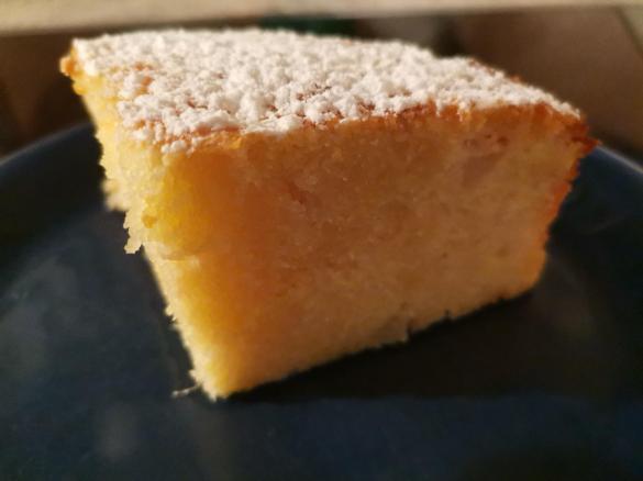 kleiner Grießkuchen mit Birnen