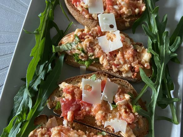 Tomate-Mozzarella-Bruschetta