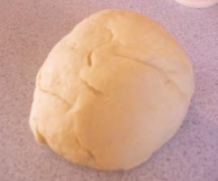 Leckerer-Schneller Pizzateig