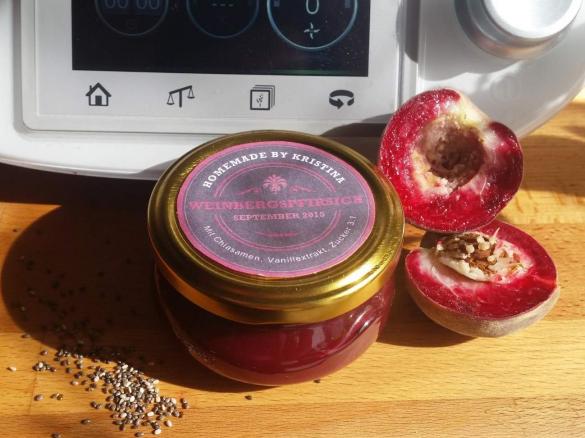 Weinbergspfirsich-Konfitüre 3:1 mit Chiasamen und Vanilleextrakt 