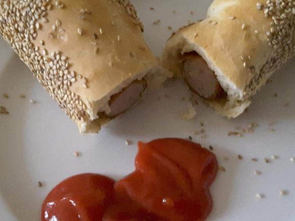 Würstchen im Teigmantel