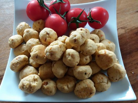 Tomaten-Pesto Gebäck lecker zum Wein