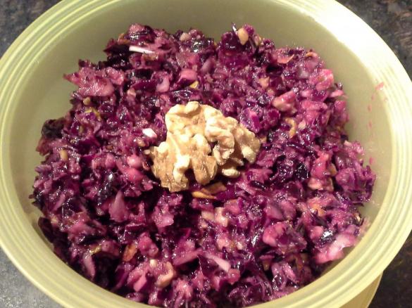 Rotkohl-birnen - Salat mit Walnüssen