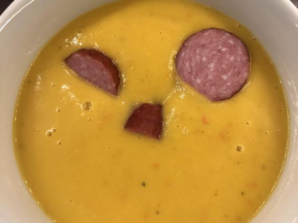Kürbis Kartoffelsuppe mit Kabanossi