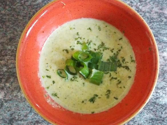 Cremige Brokkoli- Erbsen- Suppe - LOW CARB