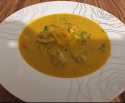 Bunte Paprikasuppe mt Hühnerbruststreifen