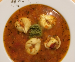 Tortellini- Suppe mit Gemüse