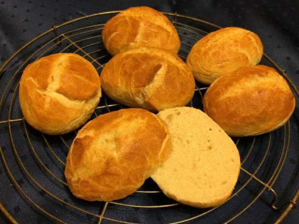 Knusprige Frühstücksbrötchen