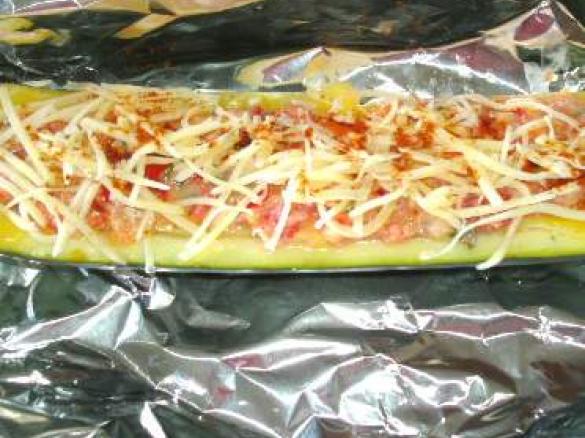 gefüllte Zucchini für Grill oder Ofen, ohne Fleisch