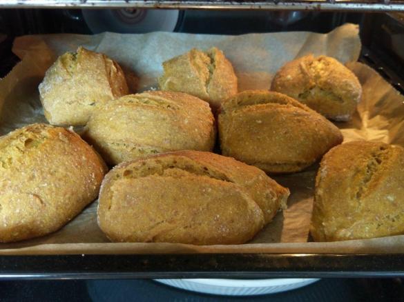 Kürbis-Hirse-Brötchen