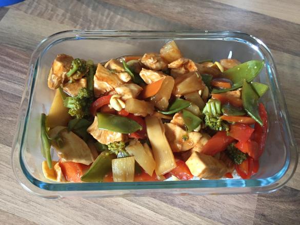 Hähnchen süßsauer mit Gemüse und Reis