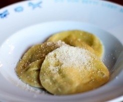 Ravioli mit Schinken-Frischkäse-Füllung