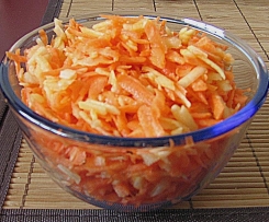 Apfel-Möhren-Rohkost Salat