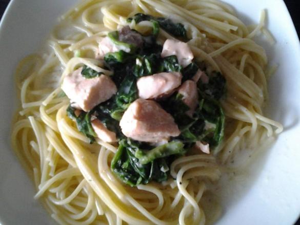 Schnelle Lachs-Spinat Soße