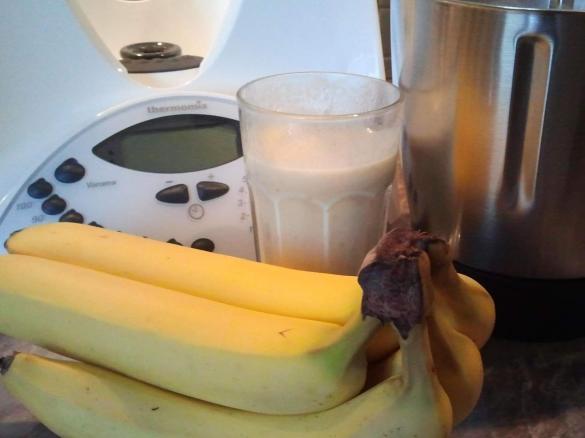 Bananenshake mit Vanilleeis