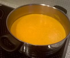 Karotten-Ingwer-Kokosmilch-Suppe