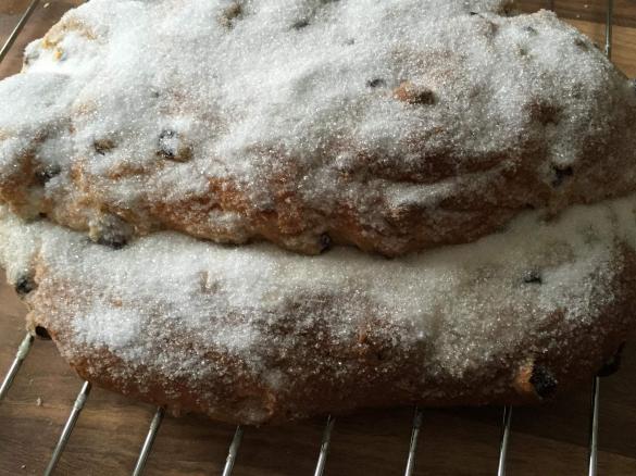 Fruchtiger saftiger Christstollen