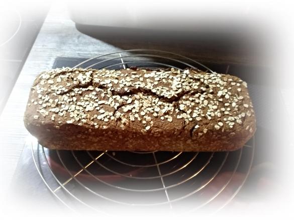 Dunkles Körner Brot (Schwarzbrot)