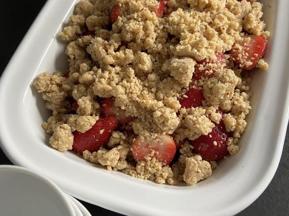 Erdbeer-Rhabarber-Crumble