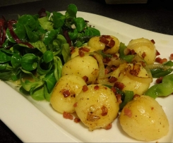 lauwarmer Mini-Knödel-Salat mit Speck