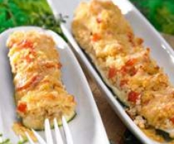 Variation von Zucchinischiffchen mit Bulgur/ mit Hirse