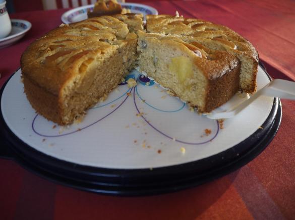 Versunkener Joghurt-Apfelkuchen mit Kichererbsenmehl