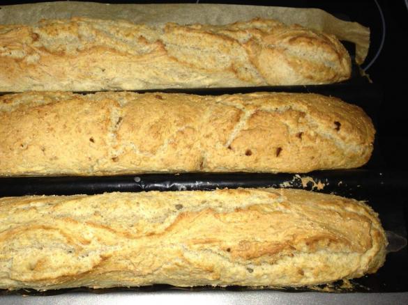 Variation von Dinkel-Schinken-Käse-Baguette   