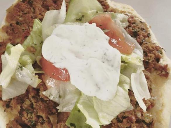 Lahmacun (Türkische Pizza)