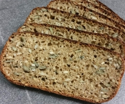 luftiges  Dinkelvollkornbrot mit Kernen