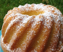 Uromas Eierlikörkuchen