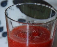 Fruchtiges Erdbeergetränk