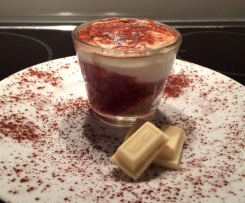 Weisse Schokocreme mit Himbeergrütze