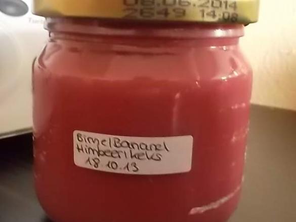 Birne-Banane-Himbeer mit Keks.