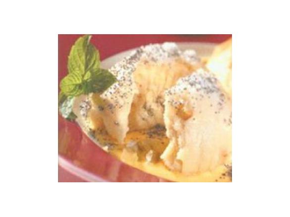 Hefe-Mohnklöße in Weinschaumsauce