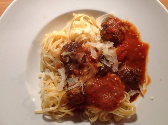 Fleischbällchen alla Bologna