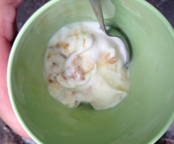 Sahneeis mit salziger Karamellsauce aus Finessen 3/2015