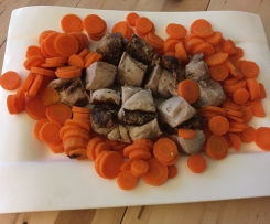 Fruchtiges Schweinefilet in Rotweindampf