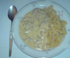 Hackpfanne mit Spargel und leichter Sauce Hollandaise