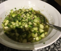 Gurkensalat asiatisch, zu Gegrilltem oder asiatischen Gerichten