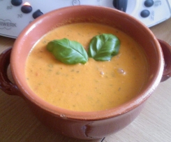 Tomatensuppe aus frischen Tomaten