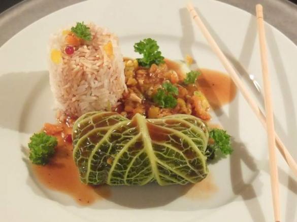 Wirsingroulade mit Hühnchen - Asiatische Art