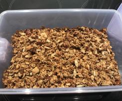 Granola/ Knuspermüsli (sehr lecker)