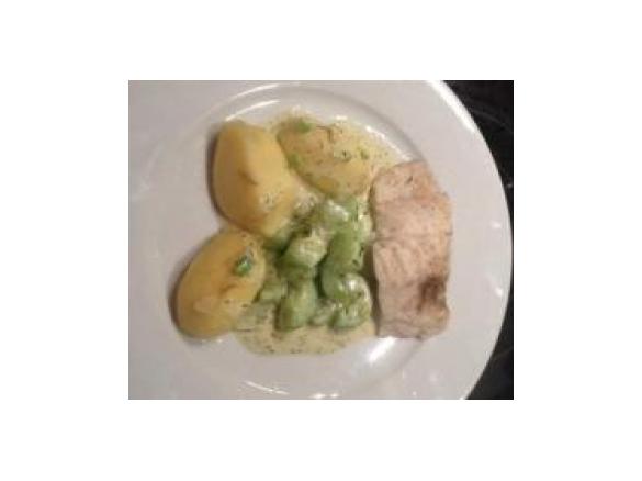 Kabeljau mit warmen Gurken und Senf Dill Sauce